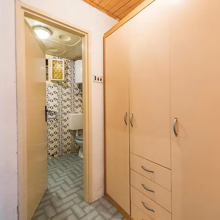 1 Bedroom Gorgeous In Apartamento